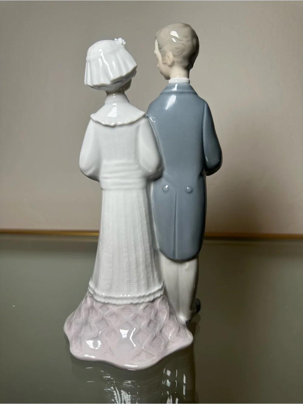 Beautiful Lladro Porcelain Bride and Groom Figurine in White and Light Blue